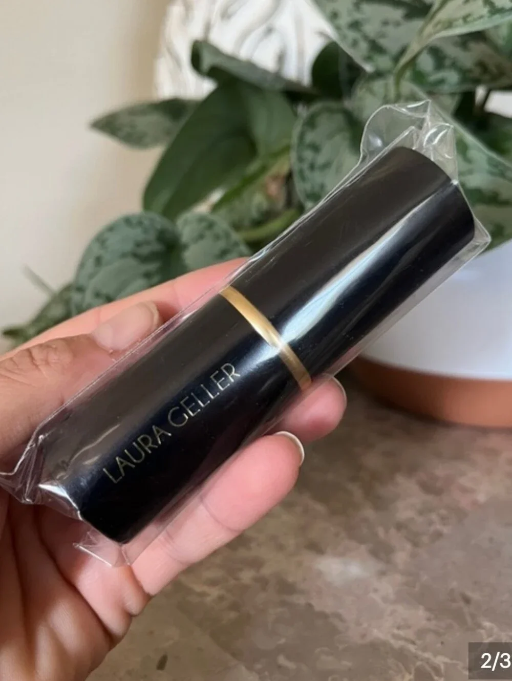 Laura Geller Retractable Airbrush Kabuki Brush - Black